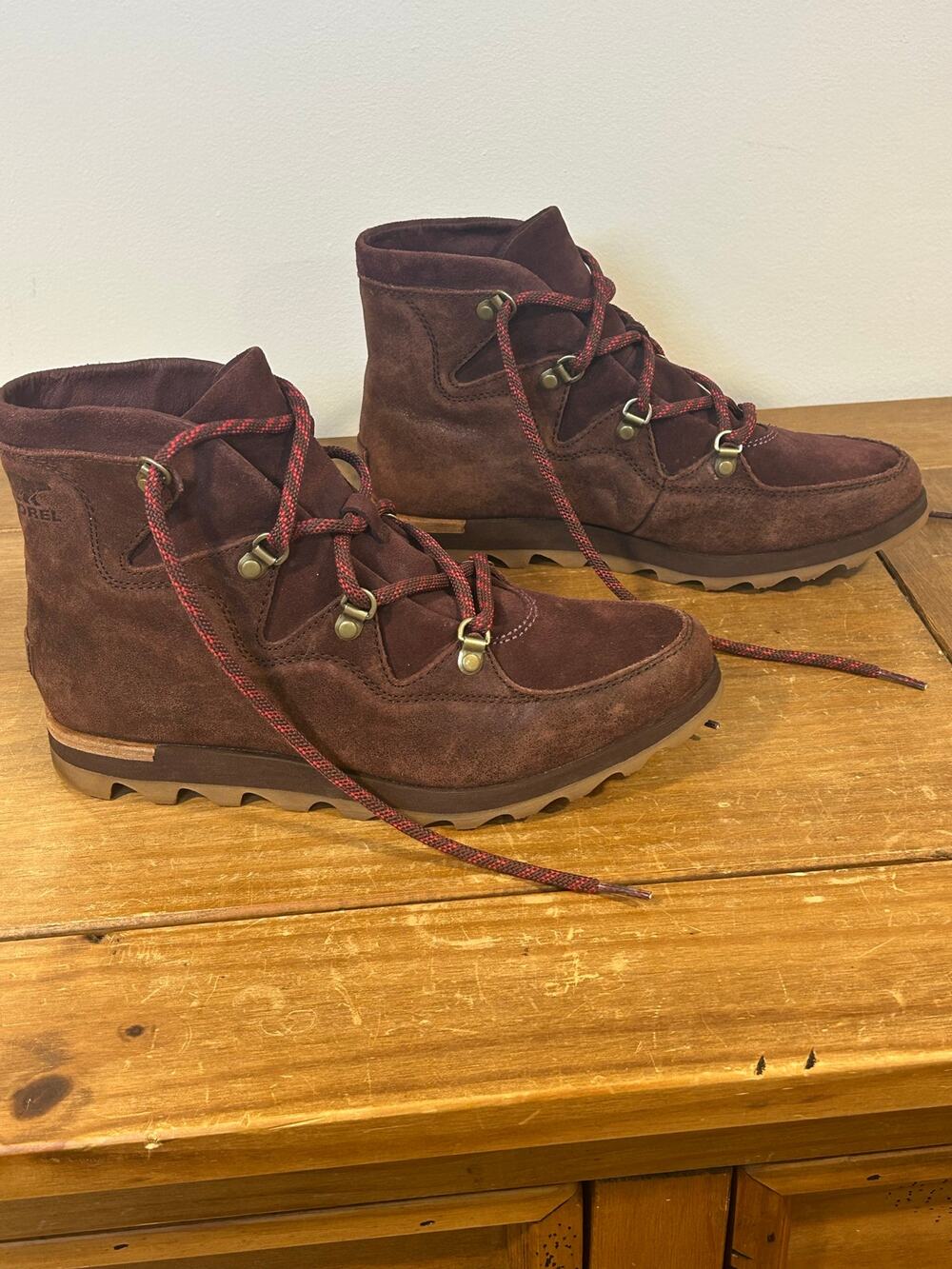 Sorel Sz 9.5 Women's Sneakchic Alpine Ankle Boots  Redwood Suede Waterproof NWT